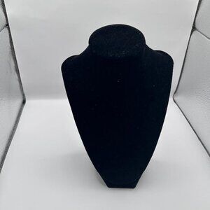 Hildie & Jo Black Velvet 9inch Necklace Display